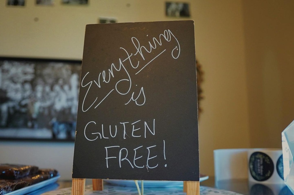 Celiachia e alimentazione senza glutine. Guida pratica per operatori del settore alimentare